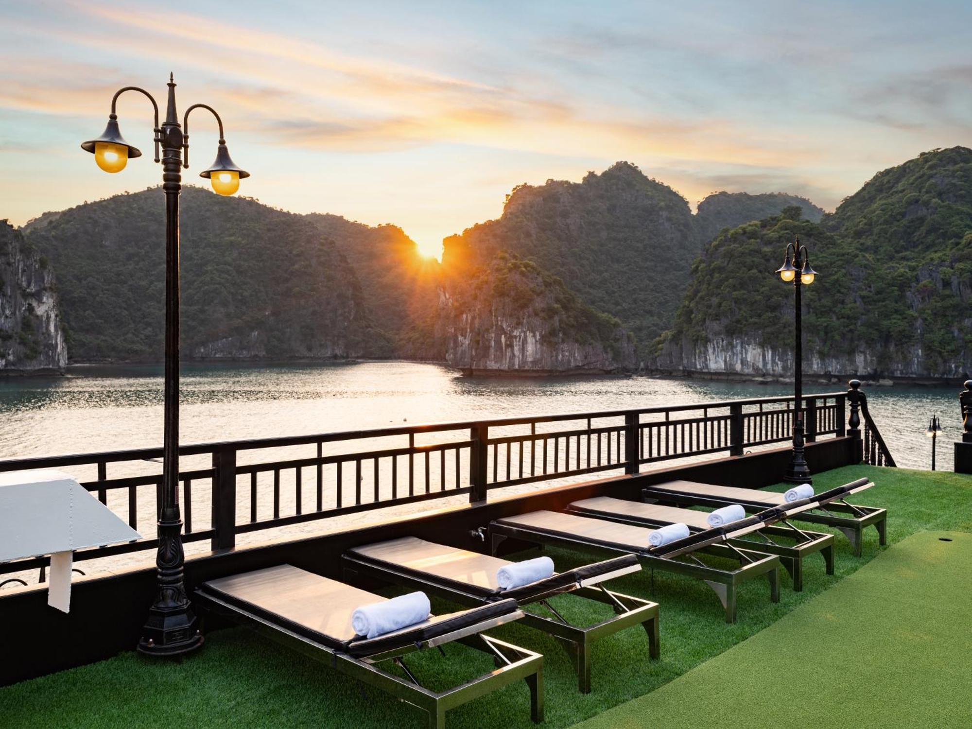 Rita Cruise Hotel Ha Long Exterior photo